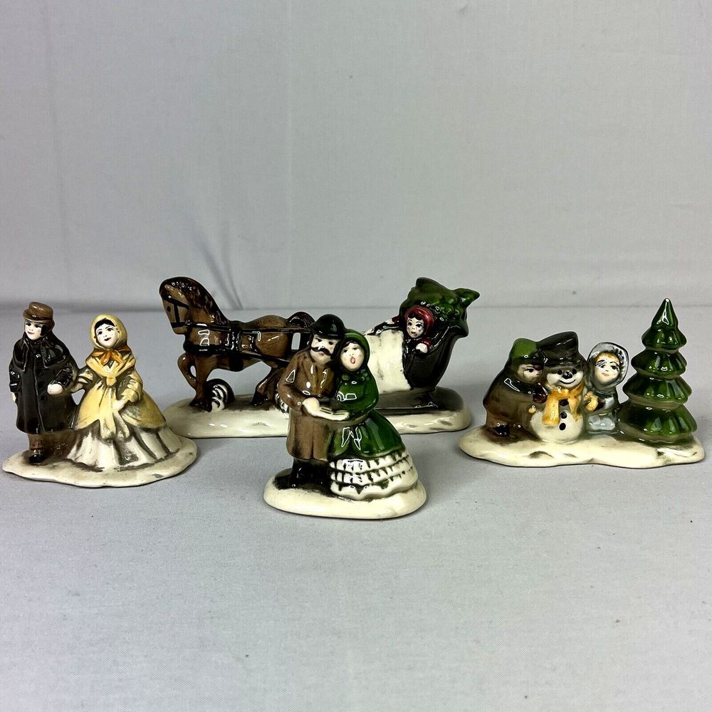 Mr USA Lot of 4 Christmas Figurines 192, 193, 195, 196 Horse & Carriage Tree VTG